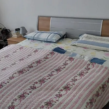 Private Apartment *
